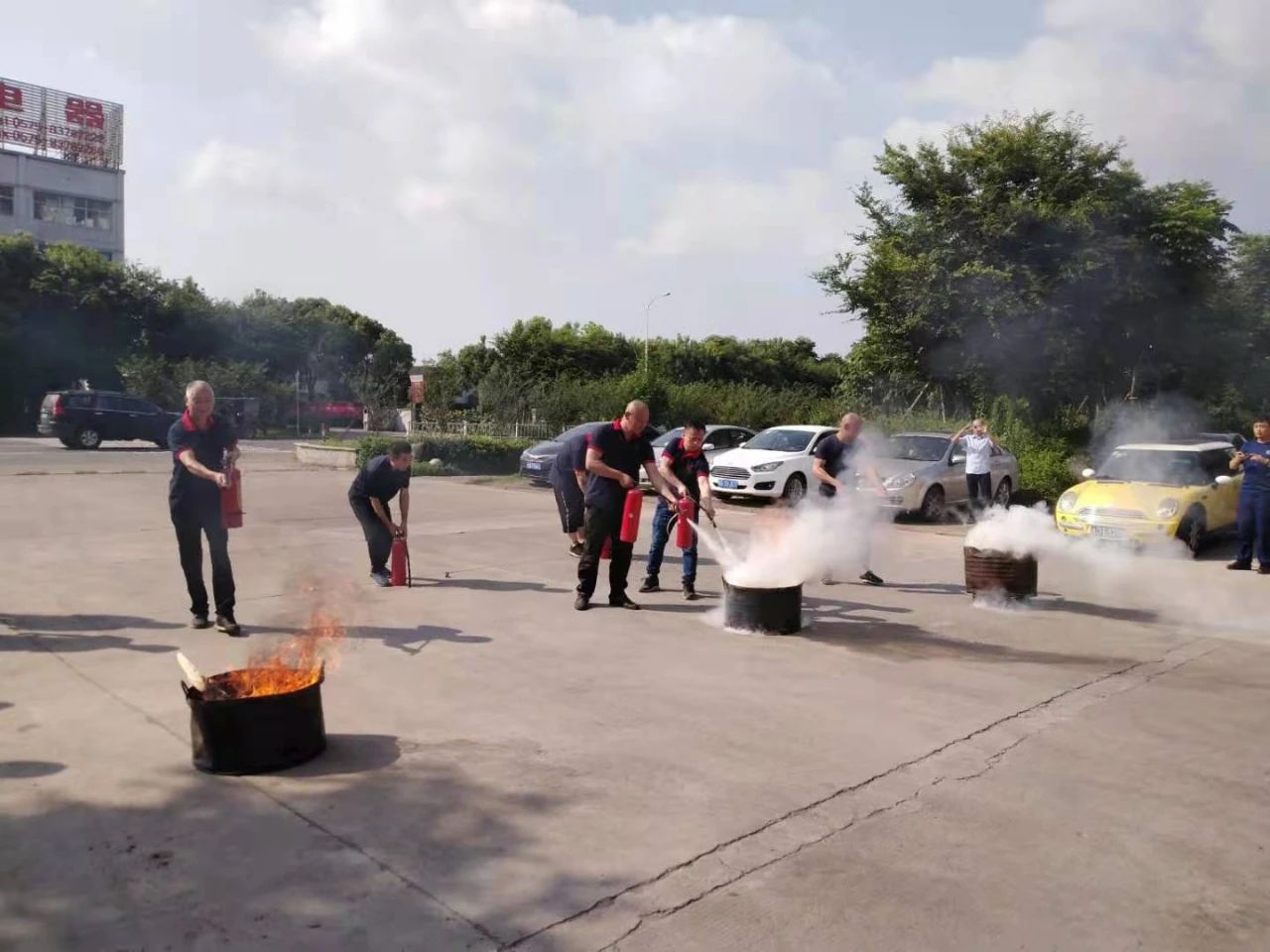 Brandschutzübung der Aktivitätsreihe „Sicherheitsbegleitung zum 100. Jahrestag der Gründung der Partei“ von Zhejiang Jufeng Co., Ltd