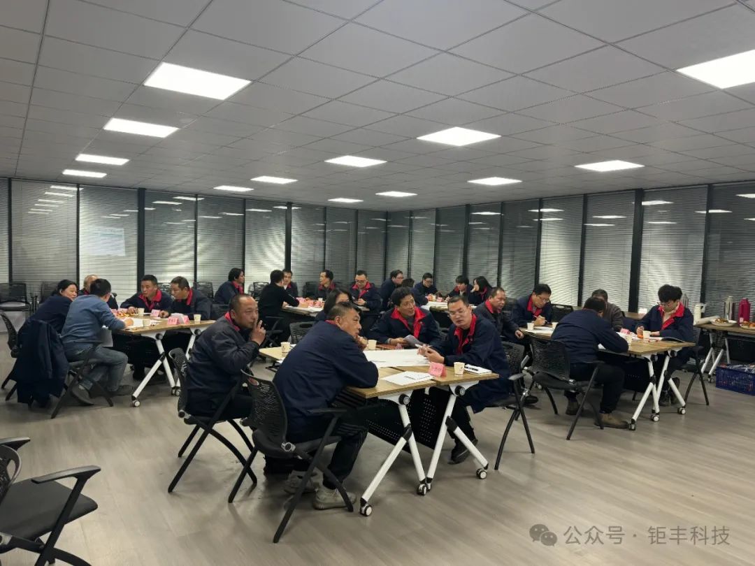 Beginnend mit einer Waffe – eine der Aktivitäten zur Verbesserung der Teamarbeit